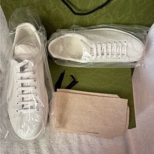 Brand new interlocking double G Gucci White Men’s Ace Leather Sneakers.